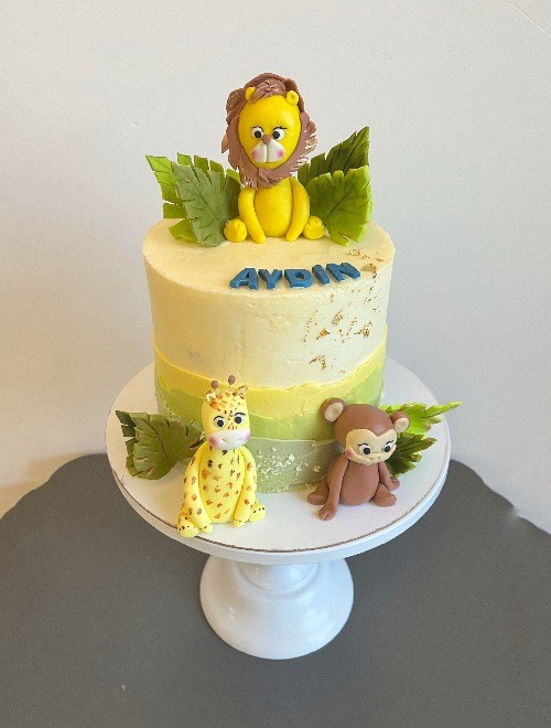 Animal Themed Cake with Cute Toppers | Kids Birthday Cake