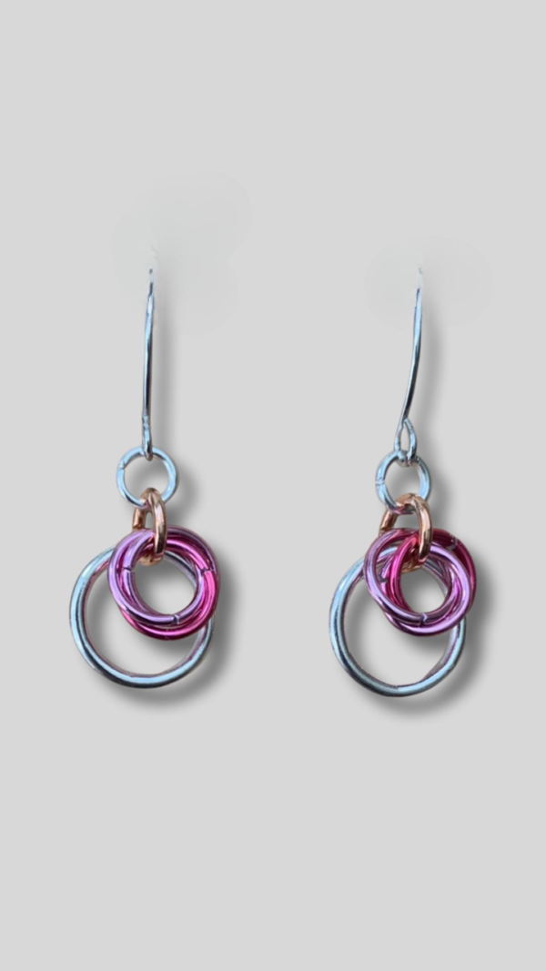 Single Drop Chain Link Mobius Earrings