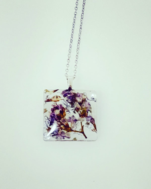 Elegant Flower Necklace | Handmade Resin Accessory